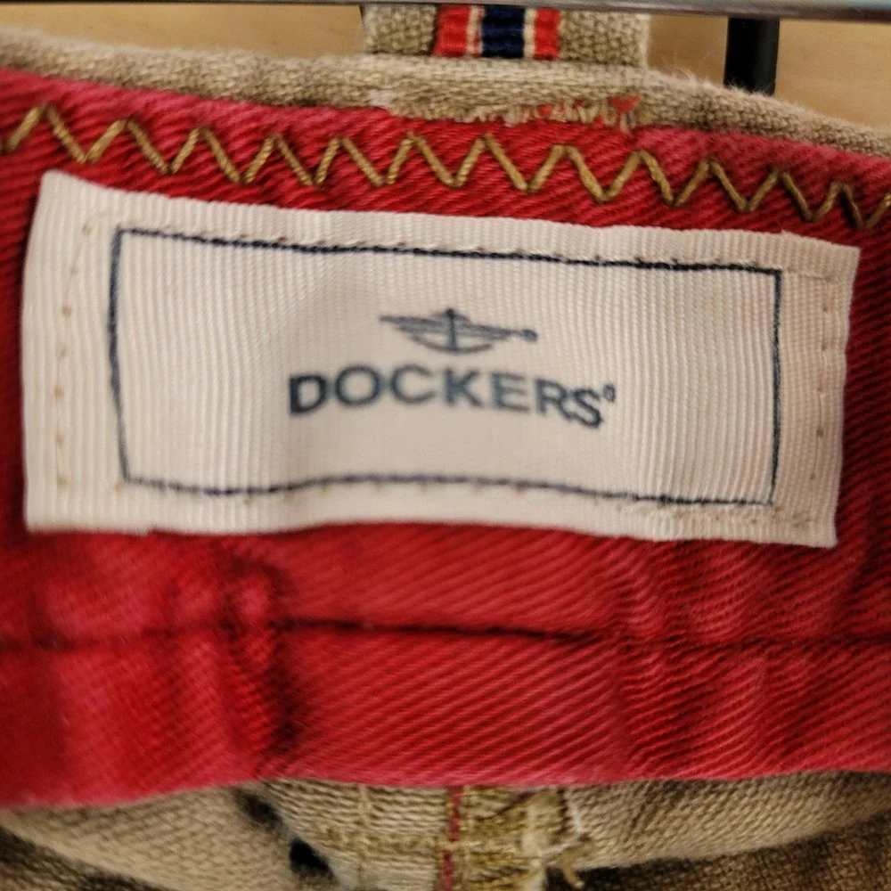 Dockers Mens Khaki Chinos Relaxed Fit Flat Front Cotton Pants 36x34 Tan